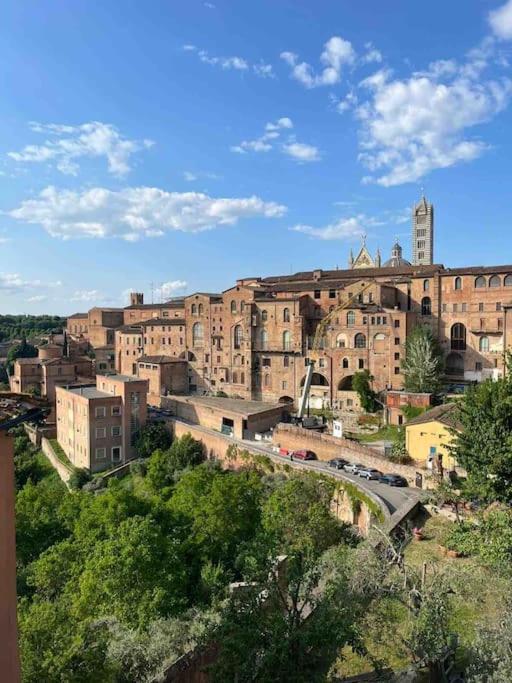 Appartamento A Due Passi Dal Duomo Siena Exteriör bild