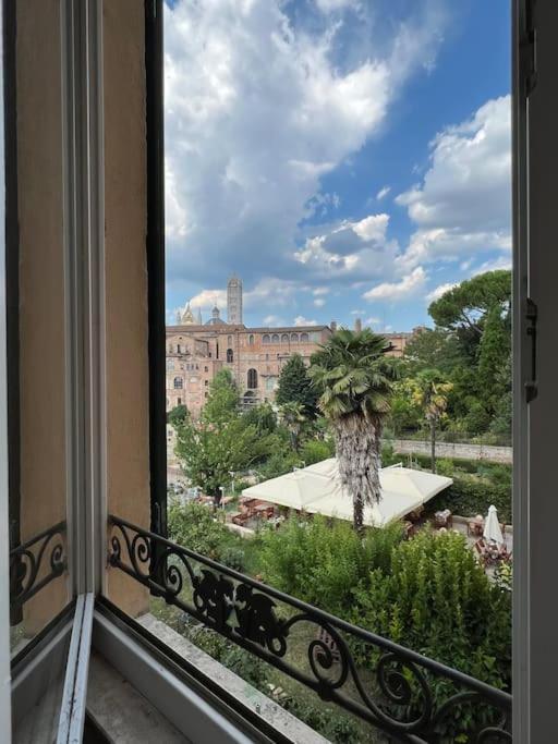 Appartamento A Due Passi Dal Duomo Siena Exteriör bild